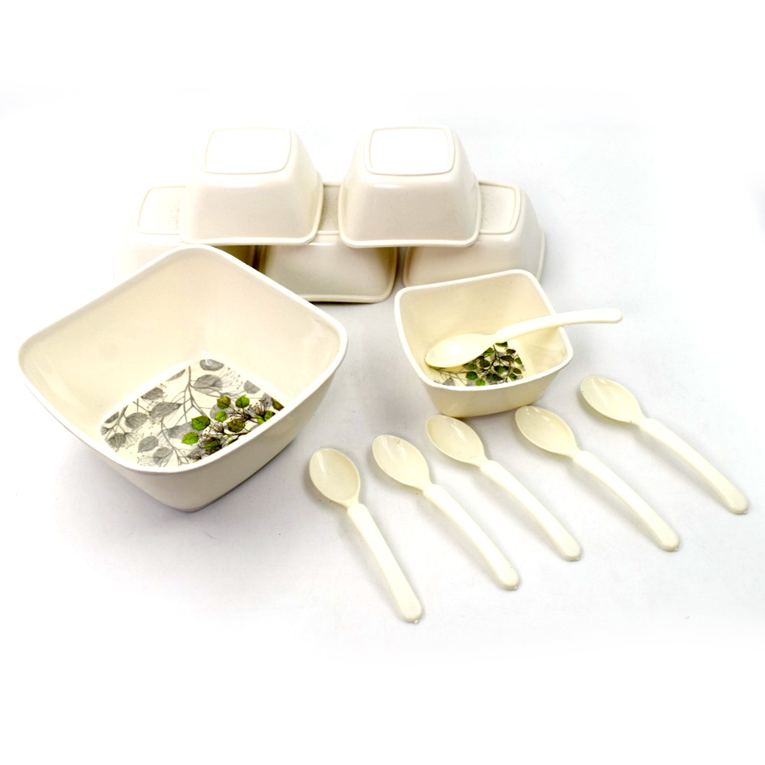 Versatile 13-piece pudding set.