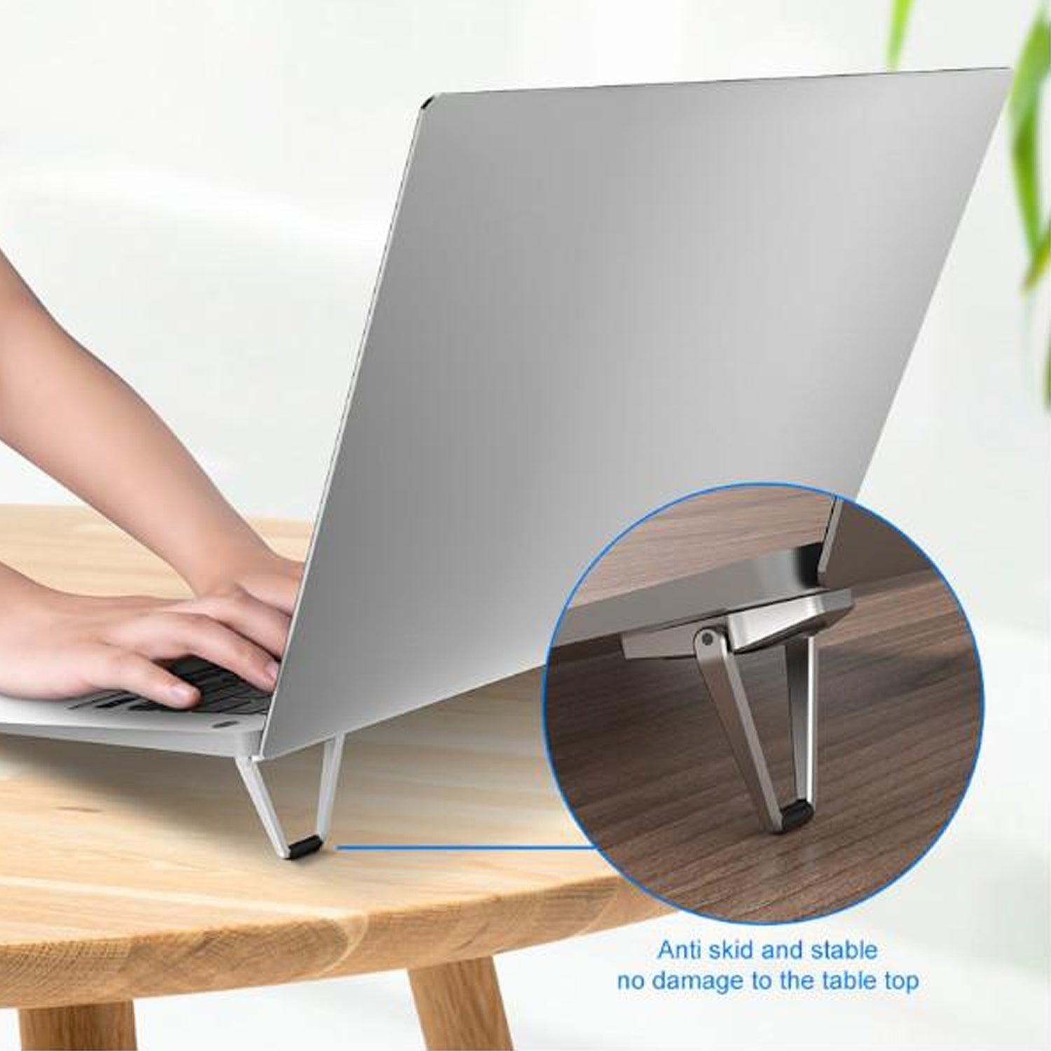 Foldable metal stand, compatible with all laptops and tablets.