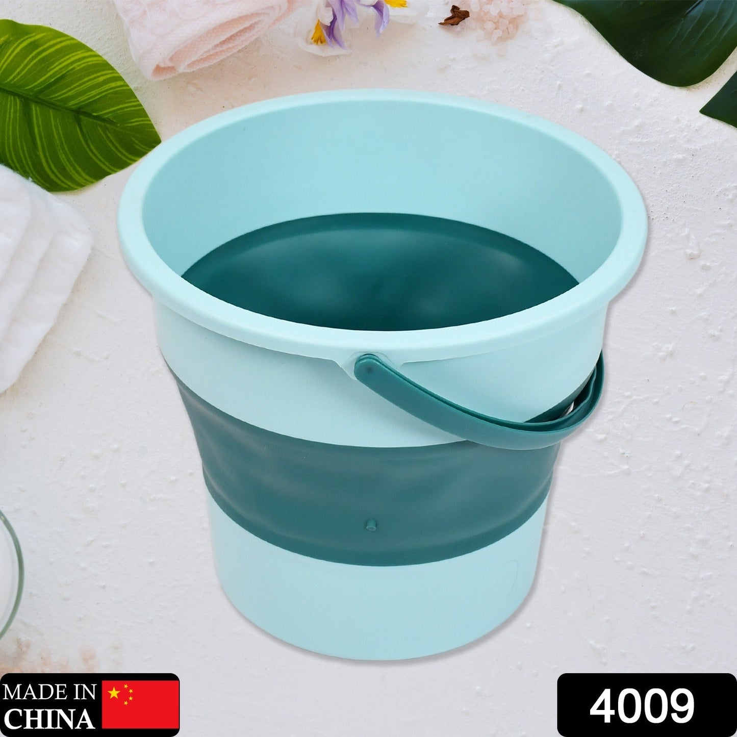 High capacity water bucket