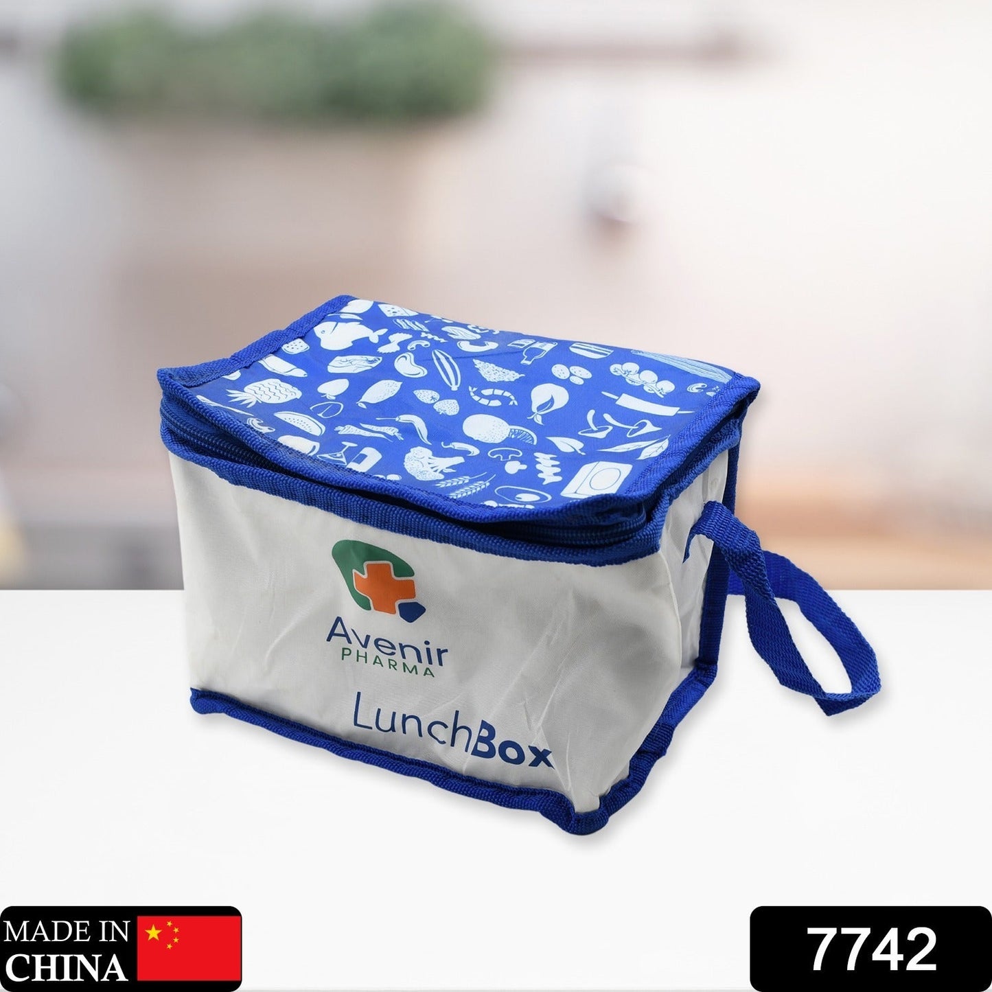 Insulated lunch bag for men, women, and kids, waterproof.