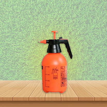 Garden sprayer with hand pump